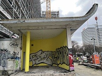 Zu sehen sind Bauarbeiten des Bauen im Bestand-Projektes Haus der Statistik in Berlin