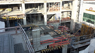Zu sehen ist das Baufeld Bauen im Bestand Projektes Karstadthaus in Stuttgart