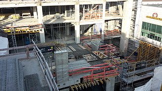 Zu sehen ist das Baufeld Bauen im Bestand Projektes Karstadthaus in Stuttgart