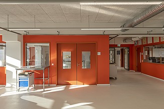 Zu sehen sind technische Schulungsräume des Bauen im Bestand-Projektes BBW Johanneskirchen in München