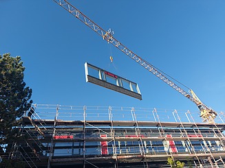 Zu sehen sind Bauarbeiten des Bauen im Bestand-Projektes Berufsschulzentrum Wertheim