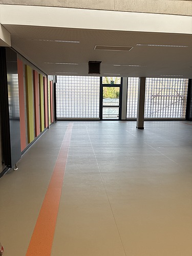 Halle der HvB Schule