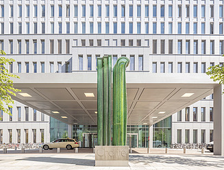 Zu sehen ist Eingang des Bauen im Bestand-Projektes Charité Universitätsmedizin in Berlin