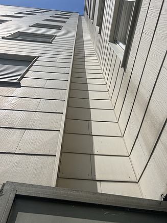 Zu sehen ist die Hausfassade des Bauen im Bestand-Projektes Wohnhaus Eriskirch