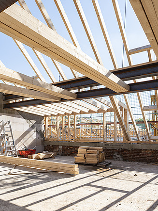 Aufnahmen Dach im Umbau