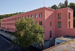 Foto Außenansicht Mira Lobe Schule