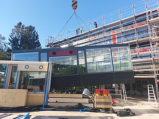 Zu sehen sind Bauarbeiten des Bauen im Bestand-Projektes Berufsschulzentrum Wertheim