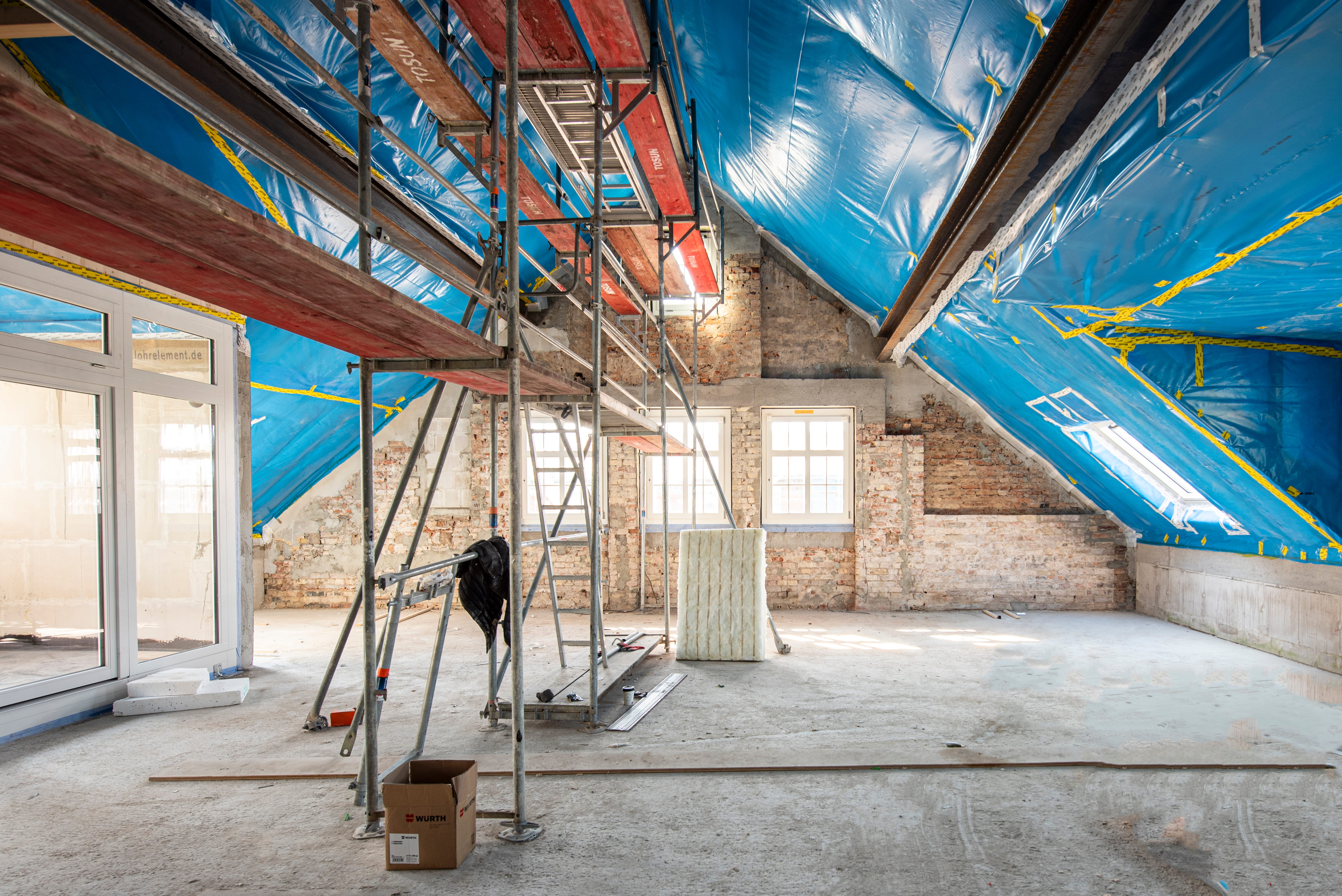 Sanierungsarbeiten im Dachgeschoss Seidelsche Höfe