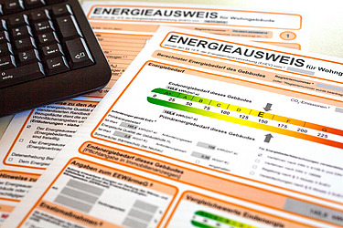 Energieausweisdokumente und Taschenrechner