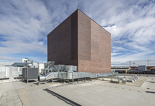 Zu sehen ist die Hausfassade des Bauen im Bestand-Projektes Kulturkraftwerk in Dresden