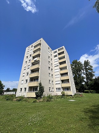 Zu sehen ist die Hausfassade des Bauen im Bestand-Projektes Wohnhaus Eriskirch