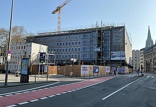 Ansicht auf das IHK Gebäude von der Straße