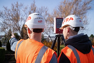 Strabag Mitarbeiter bei einem 3D Scan