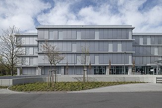 Zu sehen ist die Hausfassade des Bauen im Bestand-Projektes Unmüssig BA3 in Stuttgart